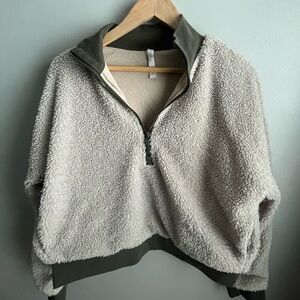 EUC FABLETICS Women’s Sherpa 1/2 Zip Mock Neck Jacket Ivory Green Size Small